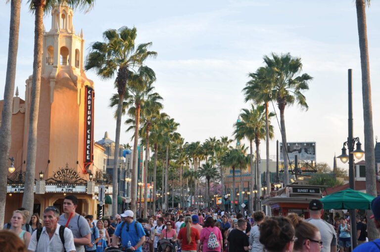 Five Tips to Visit Disney World at Spring Break (and still have a great time)