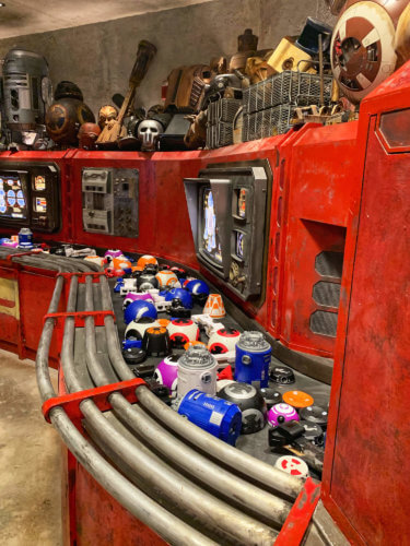 BUILD YOUR OWN DROID DEPOT STAR WARS GALAXY'S EDGE IN WALT DISNEY WORLD
